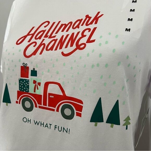 NWT Official Hallmark Channel "Oh What Fun" Christmas High/Low  T-shirt - M‎ - Picture 6 of 11